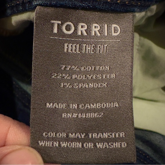 ❤️ TORRID, PLUS SIZE, mid-rise, luxe slim boot, super stretch blue jeans… - Picture 5 of 6